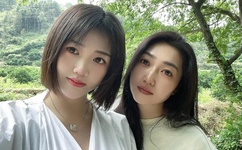 撕开美女的内衣